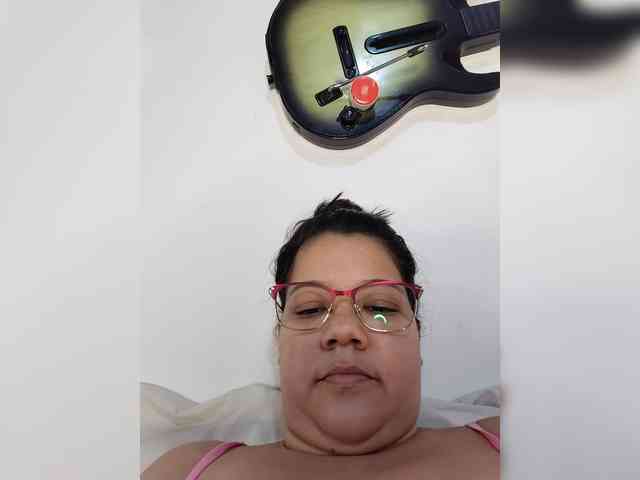 carolinahairy's live room
