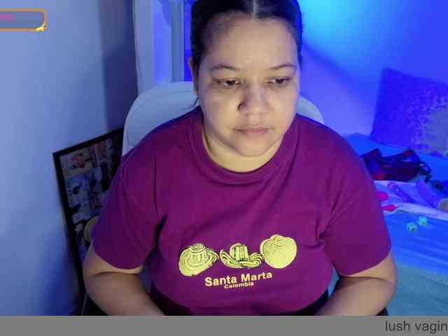carolinahairy's live room