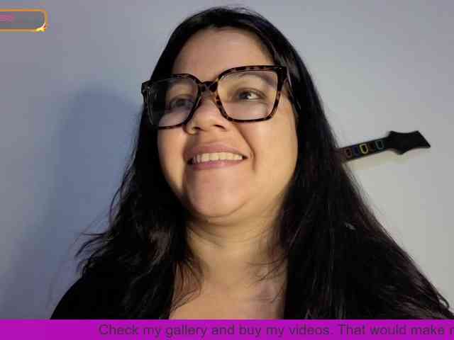 carolinahairy's live room