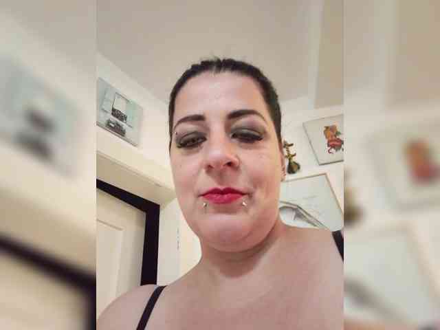 Crazy_CatLady webcam