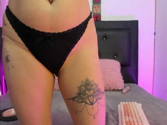 Hanna-K live webcam show