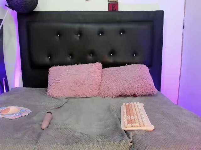 Hanna-K live cam preview