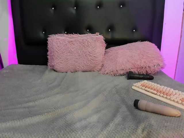 Hanna-K live cam on BongaCams