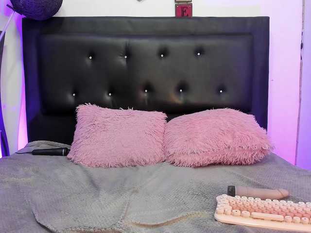 Hanna-K live cam preview