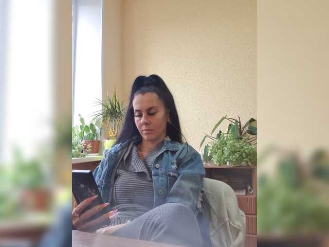 1Glorya1 live cam on BongaCams