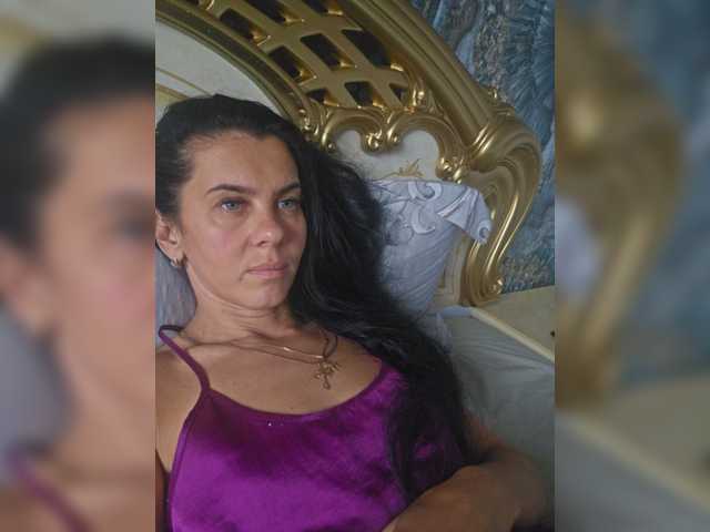 1Glorya1 live cam on BongaCams