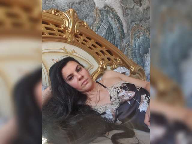 1Glorya1 live cam on BongaCams