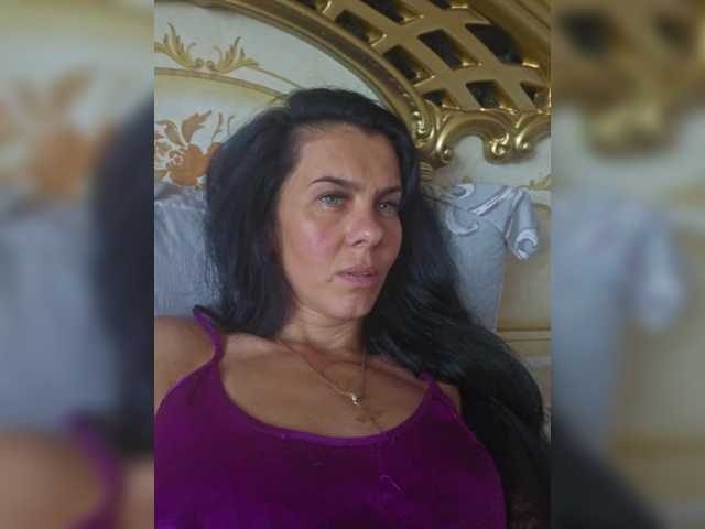1Glorya1 live cam on BongaCams