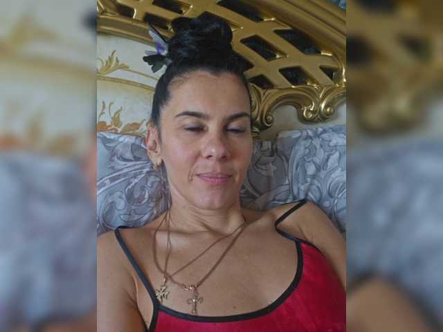 1Glorya1 live cam on BongaCams