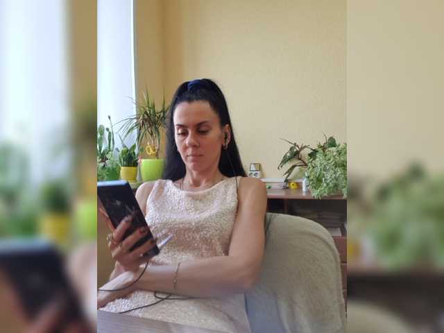 1Glorya1 live cam on BongaCams