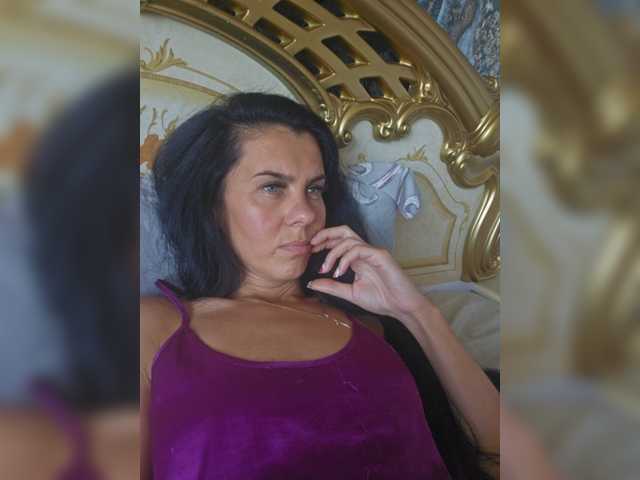 1Glorya1 live cam on BongaCams