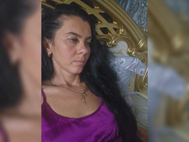 1Glorya1 live cam on BongaCams