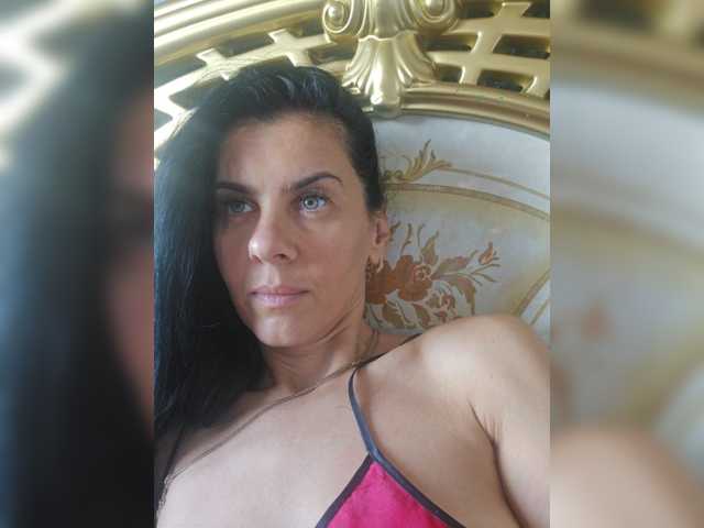 1Glorya1 live cam on BongaCams