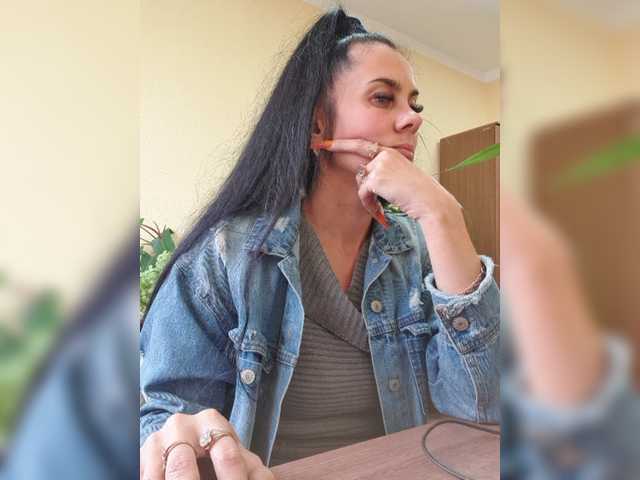 1Glorya1 live cam on BongaCams