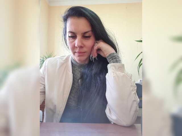 1Glorya1's BongaCams show and profile