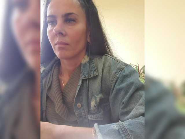 1Glorya1 live cam on BongaCams