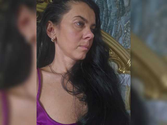 1Glorya1 live cam on BongaCams