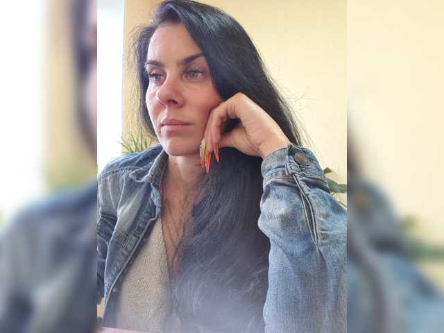 1Glorya1 live cam on BongaCams