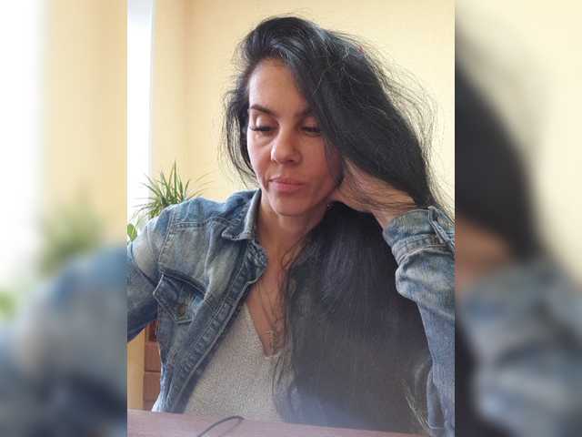 1Glorya1 live cam on BongaCams