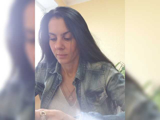1Glorya1 live cam on BongaCams