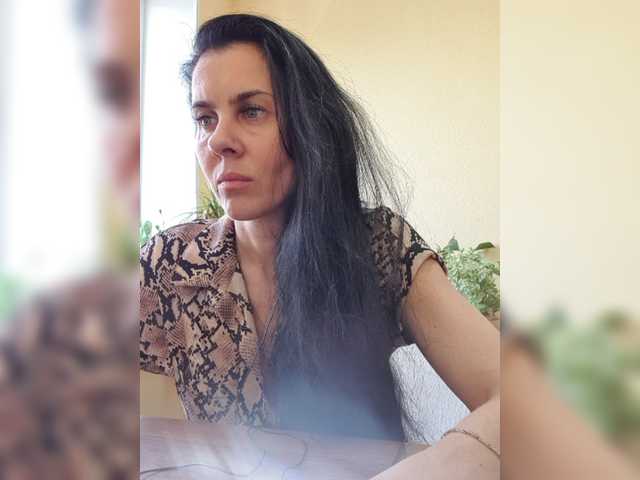 1Glorya1 live cam on BongaCams