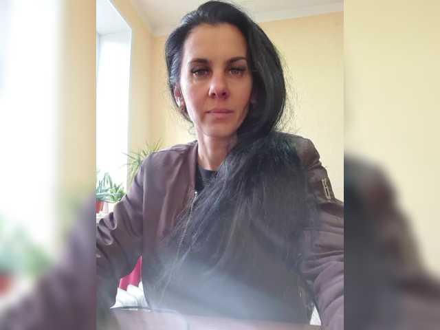 1Glorya1's BongaCams show and profile