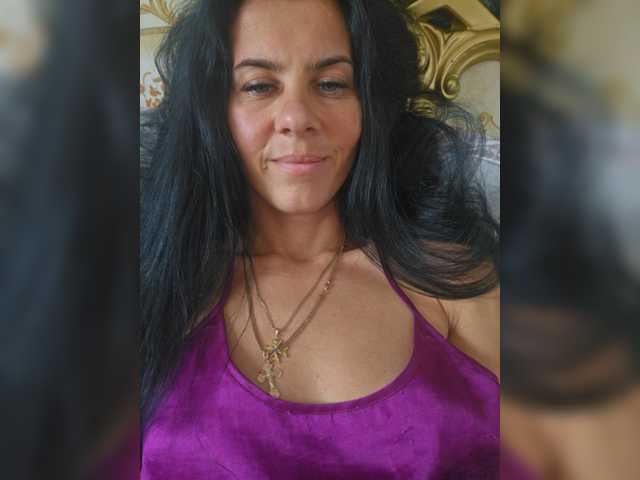 1Glorya1 live cam on BongaCams
