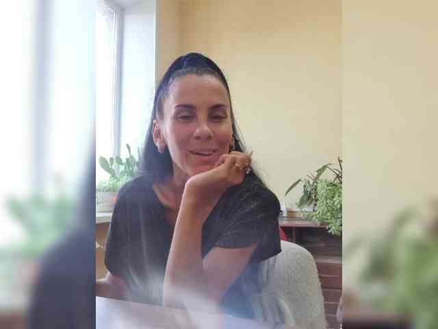 1Glorya1 Live Webcam on BongaCams