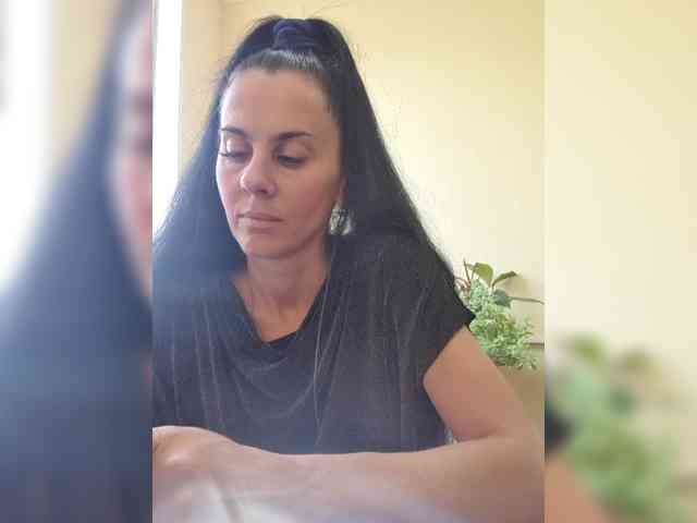 1Glorya1 Live Webcam on BongaCams