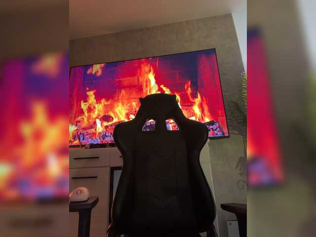  Ellidi chat room