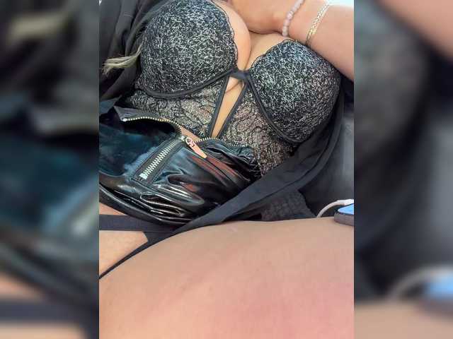 Ellidi live cam on BongaCams