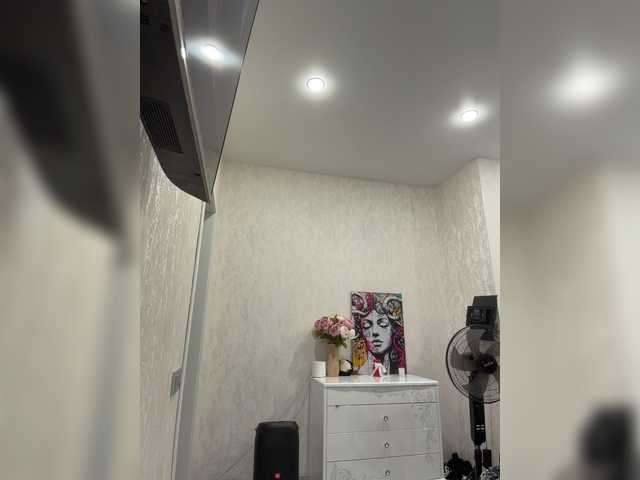 Ellidi live cam on BongaCams