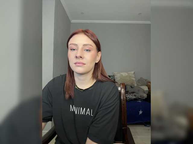 RedheadDevil live cam preview