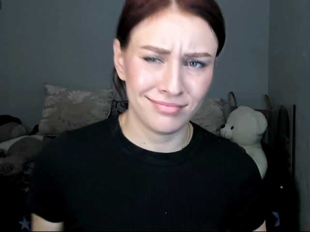 RedheadDevil live cam preview