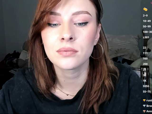RedheadDevil live cam preview