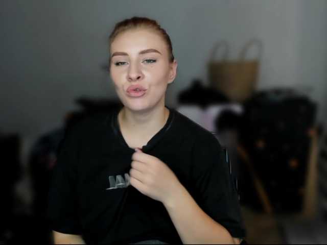 virgokristy live cam on BongaCams