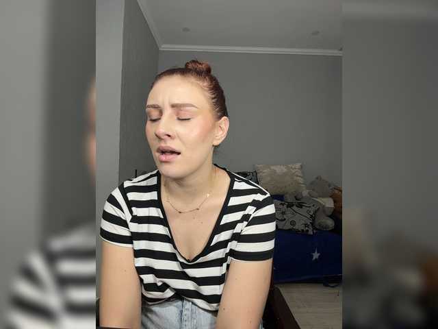 RedheadDevil live cam preview