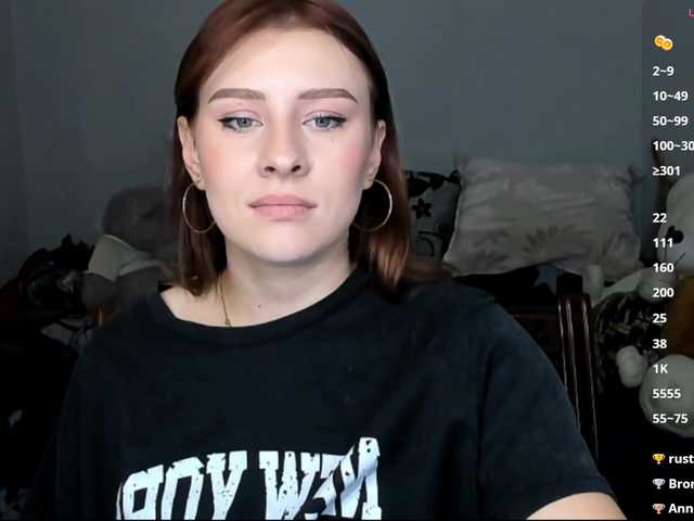 RedheadDevil live cam preview