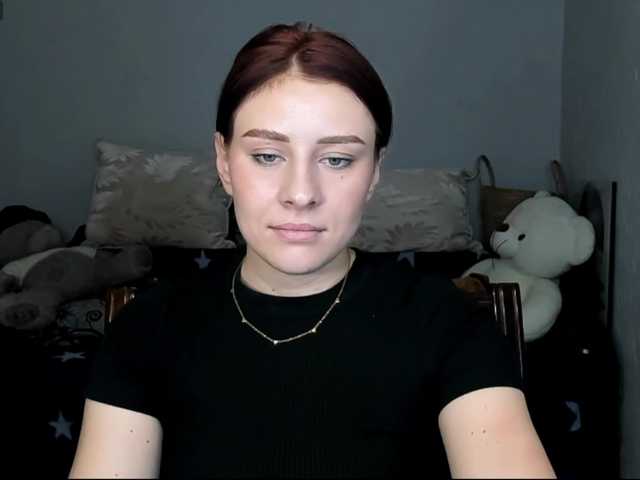 RedheadDevil live cam preview