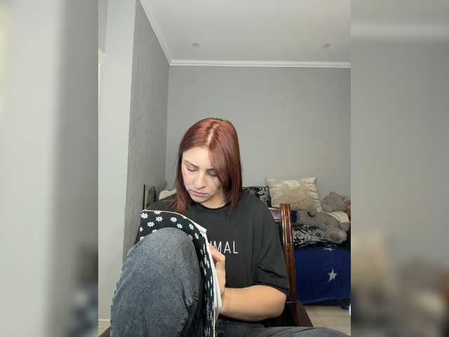 RedheadDevil live cam preview