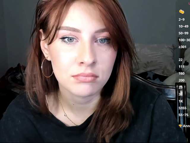 RedheadDevil live cam preview