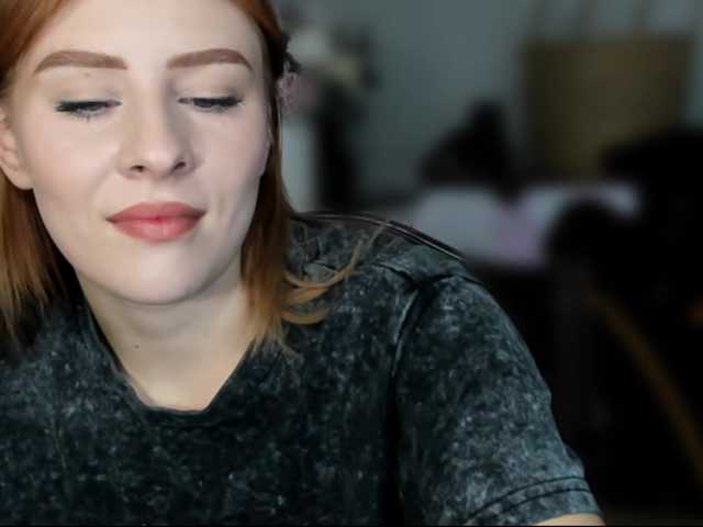 RedheadDevil live webcam show