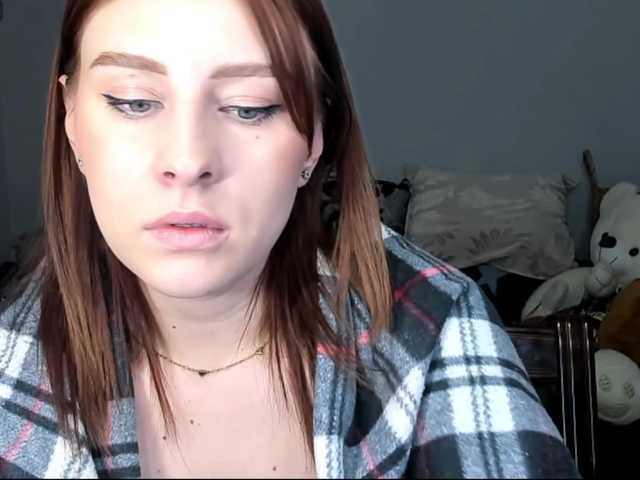RedheadDevil live cam preview