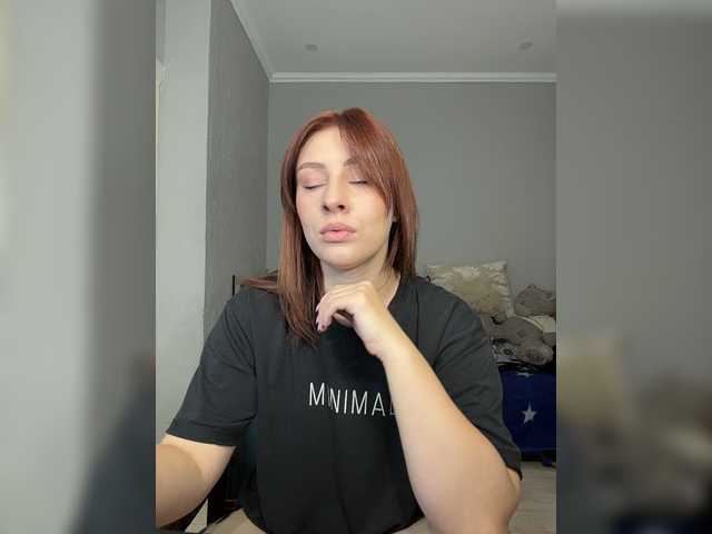 RedheadDevil live cam preview