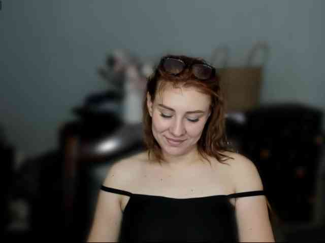 RedheadDevil webcam