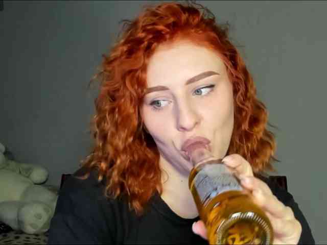 RedheadDevil webcam