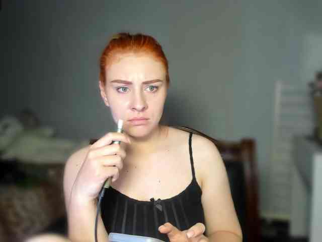 RedheadDevil webcam