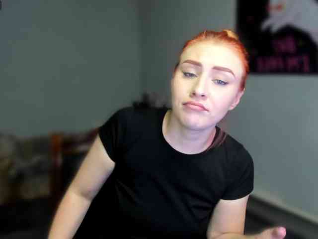 RedheadDevil webcam