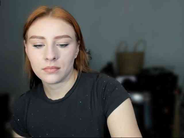 RedheadDevil webcam