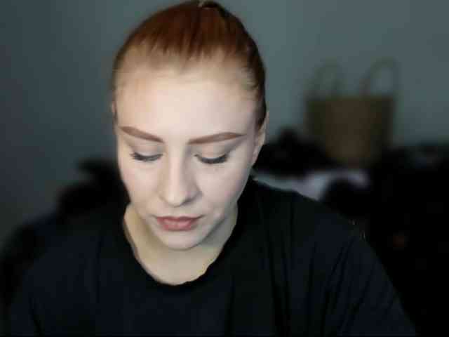 RedheadDevil webcam